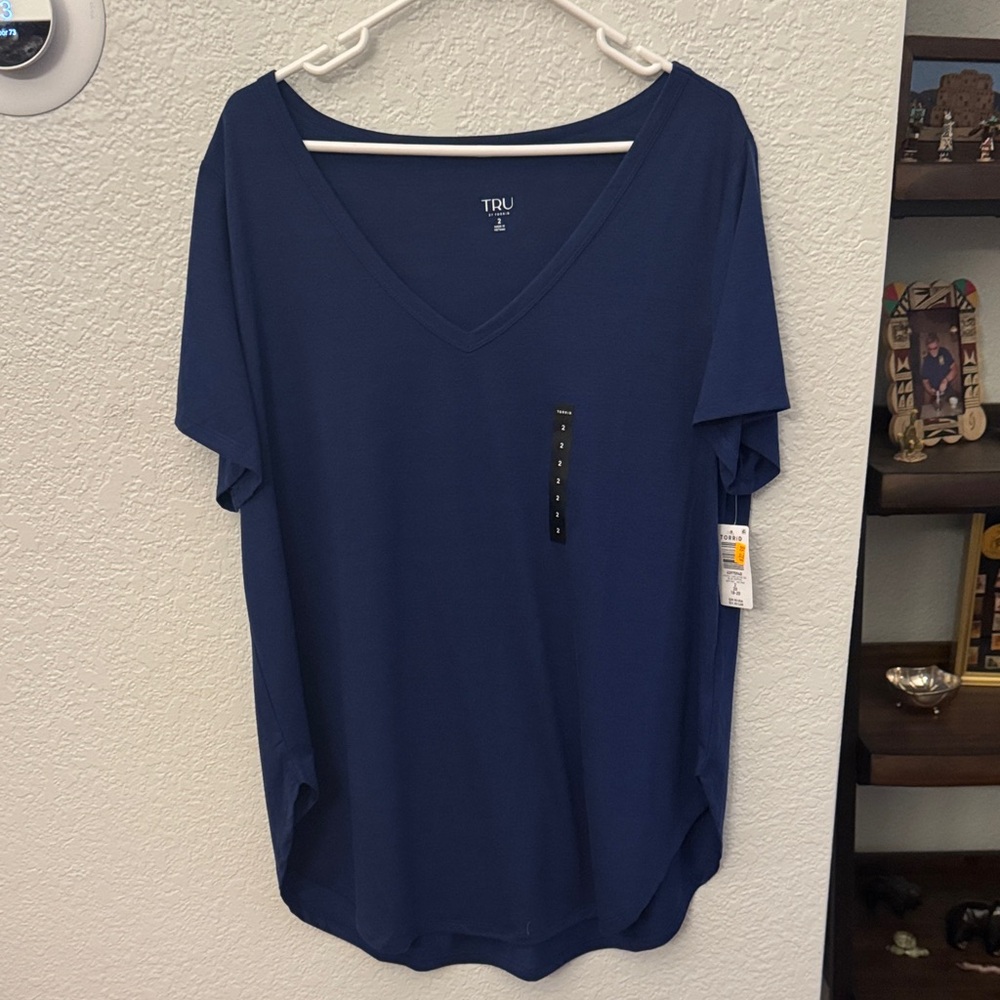 Tru by Torrid Navy V-Neck Short Sleeve Top